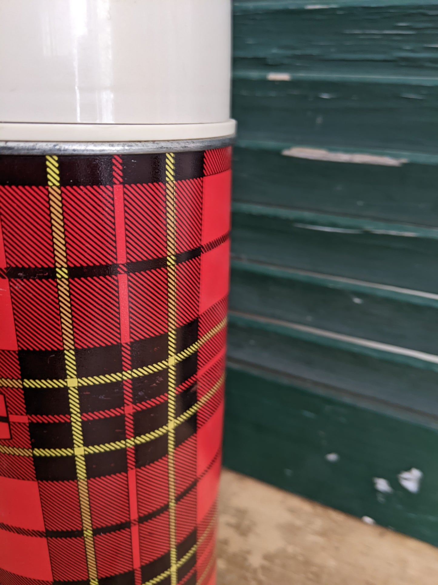 Thermos Brand,red plaid