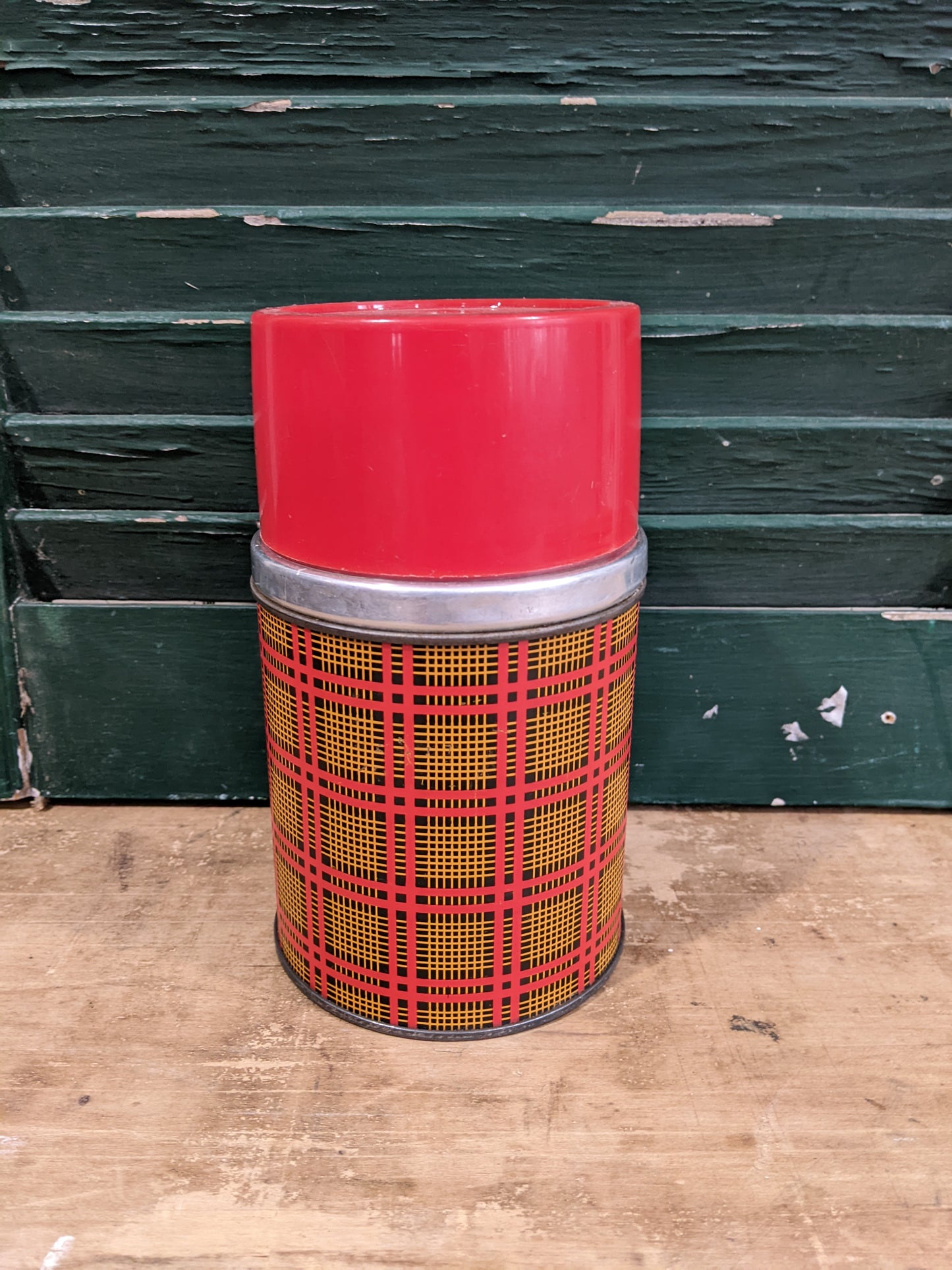 Thermos, plaid