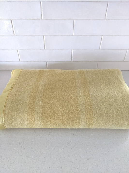 Wool blanket, Yellow with Stripe